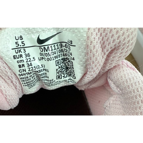 Nike Legend Essential 3 Next Nature‎ Wmns Size 5.5 Barely Rose training shoes - Picture 9 of 9